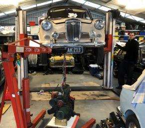 Colin Heys 1500 Engine swap underway